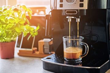 Was unterscheidet einen Kaffeevollautomaten von einer klassischen Kaffeemaschine?