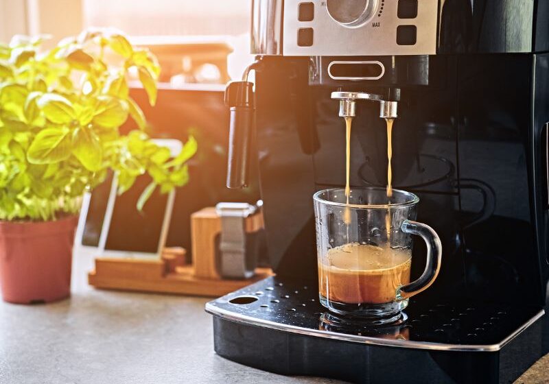 Was unterscheidet einen Kaffeevollautomaten von einer klassischen Kaffeemaschine?