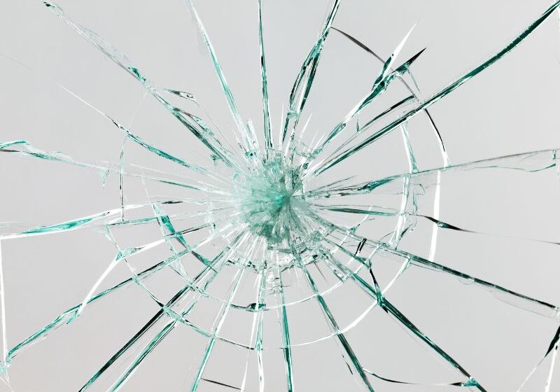 Schützt eine Glasversicherung mehr als nur Fenster?